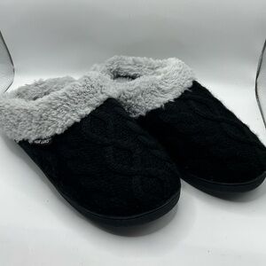 Muk Luks Slippers Womens 9-10 Mule Black Faux Fur Slip On Comfort Closed Toe EUC